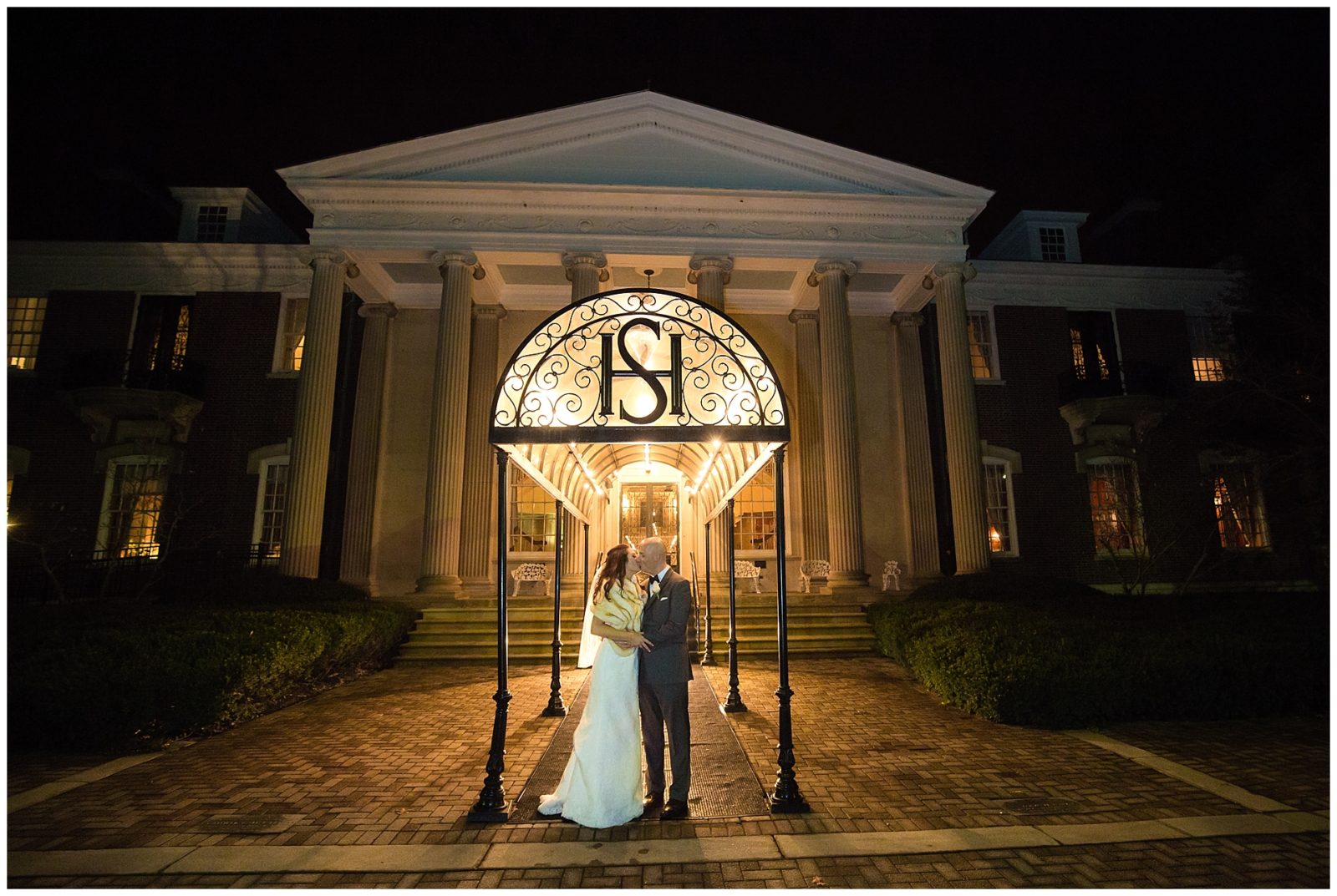 Winter Wedding at UK's Spindletop Hall in Lexington, Kentucky_0013