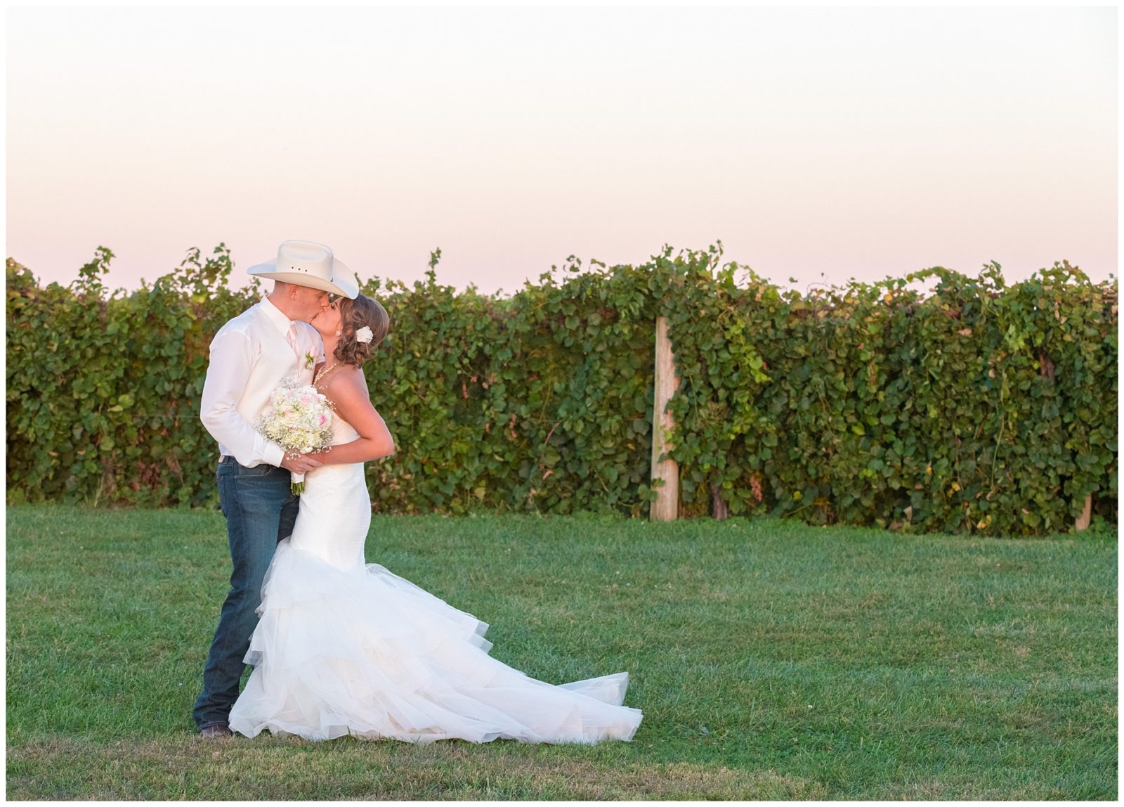 fall-wedding-at-talon-winery-in-lexington-kentucky_0020
