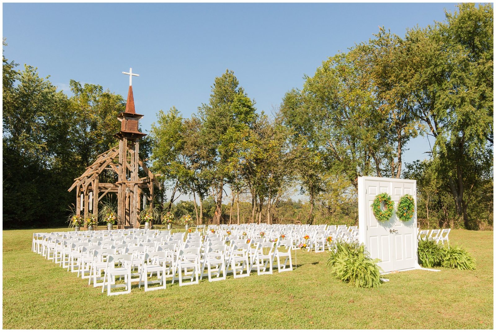 Kentucky Wedding Photographer outdoor ceremony details in Lexington, Kentucky.