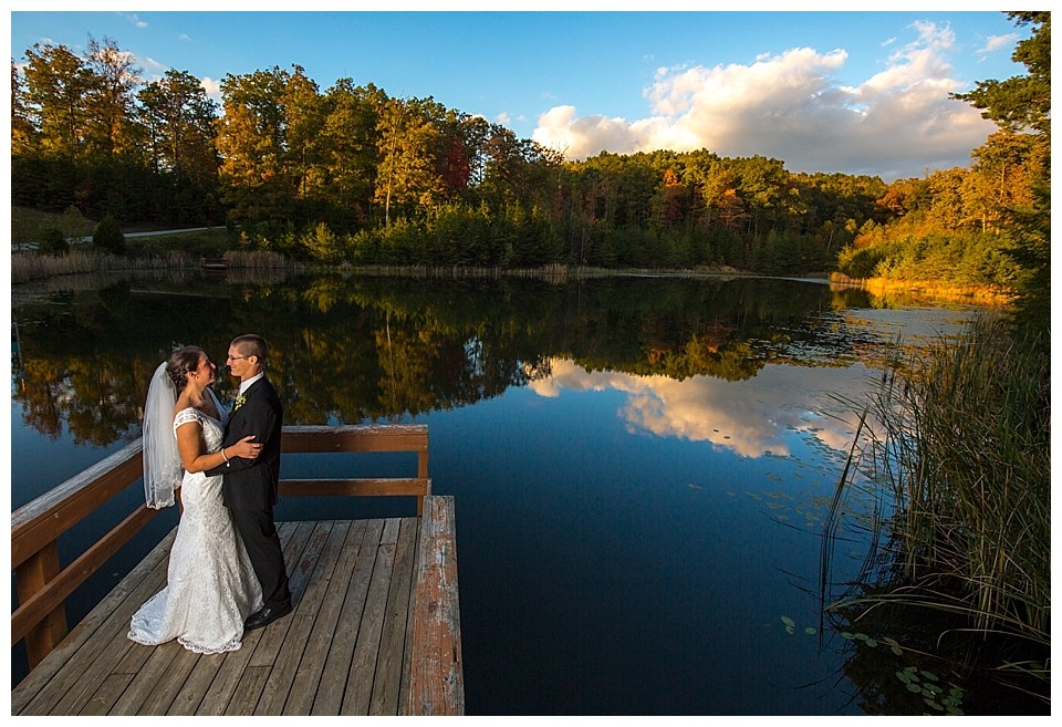 Red River Gorge Wedding Photography at the Cliffview Resort in Campton, Kentucky by Kevin and Anna Photography