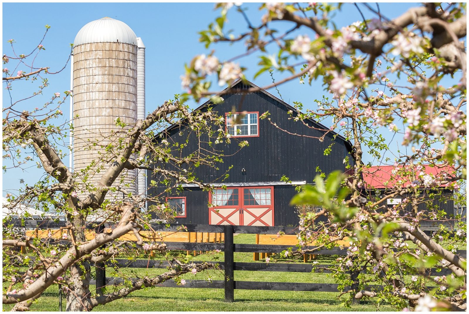 Beautiful and rustic wedding venue in Georgetown, Kentucky. The Event Barn at Evan's Orchard is an amazing option for your upcoming wedding or reception.