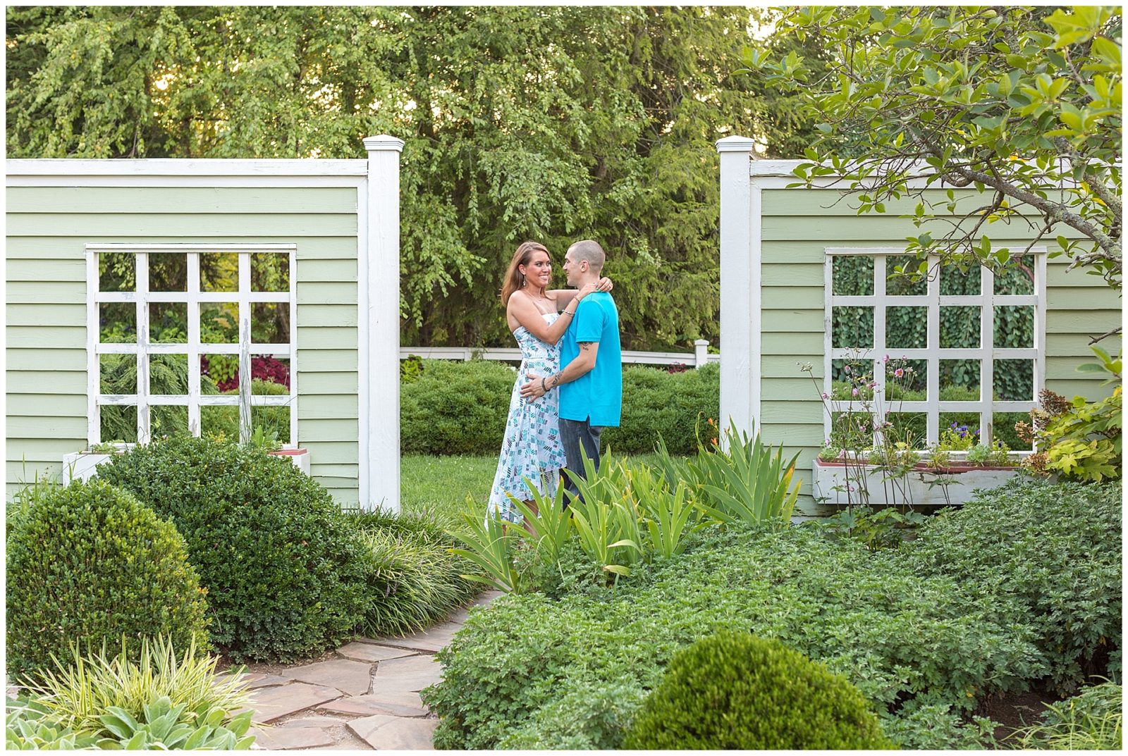 Summer Engagement Session at the University of Kentucky's Arboretum in Lexington, Kentucky. Photo by: Kevin and Anna Photography www.kevinandannaweddings.com