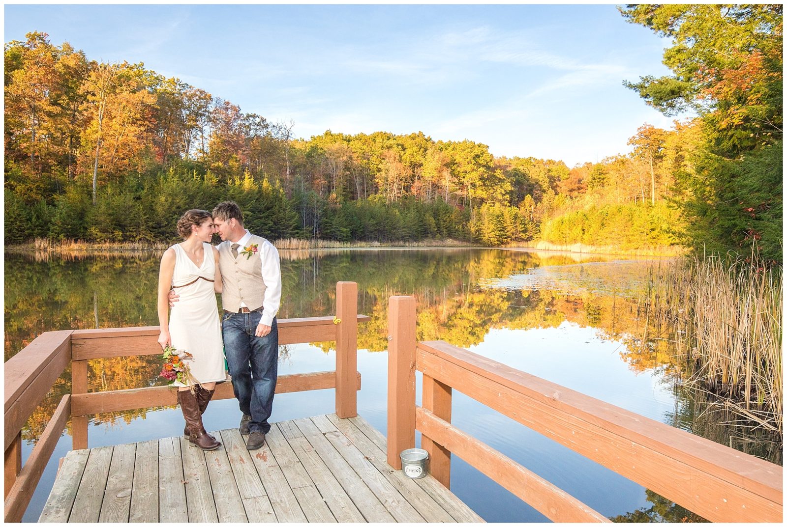 fall-wedding-in-the-red-river-gorge-at-the-cliffview-resort_0019